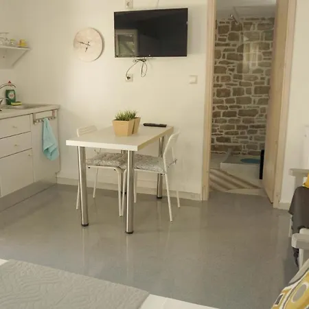 Ioanna - Oasis Kokkinos Pirgos (Heraklion)